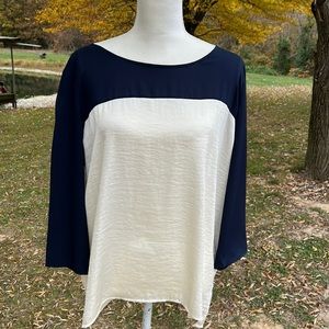 🌸The Limited Blue and White Blouse Size XLarge 3/4 Length Sleeves